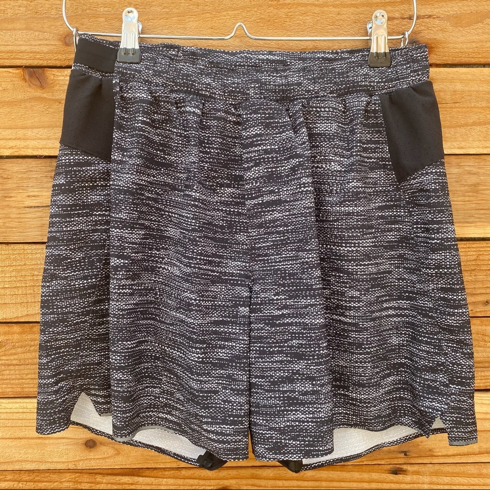 Lululemon 2-in-1 black and white shorts size M